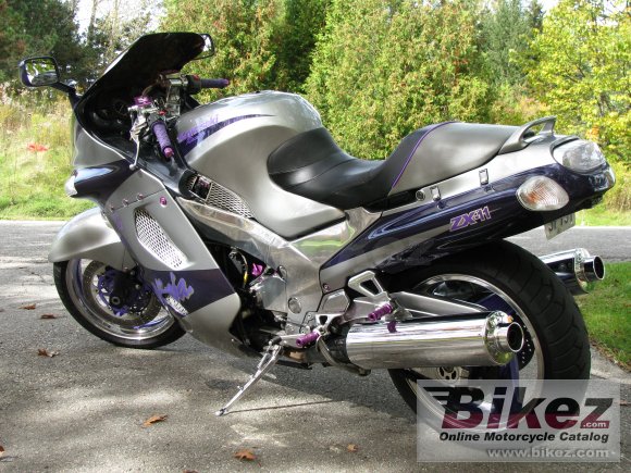 1994 Kawasaki ZZ-R 1100 photo